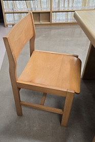 図書館椅子2