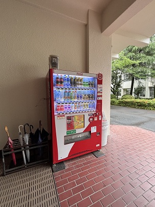 三号館入り口に設置されている自販機